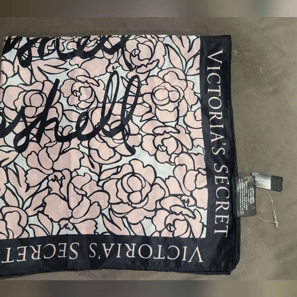 Victoria’s Secret Bombshell Signature Scarf Black Multi-Color Floral 25